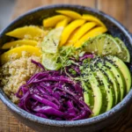 Salade de Quinoa, Mangue, Avocat et Chou Rouge